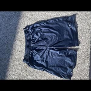 90s Nike Men's Athletic Shorts - Lightweight and Comfortable